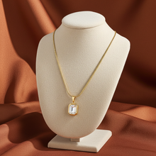 Anti Tarnish crystal pendant necklace